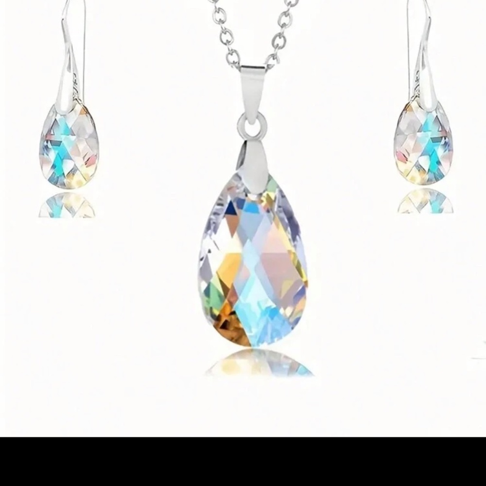 Silver Tone Teardrop Crystal Necklace & Earrings - Stunning Jewelry Set!